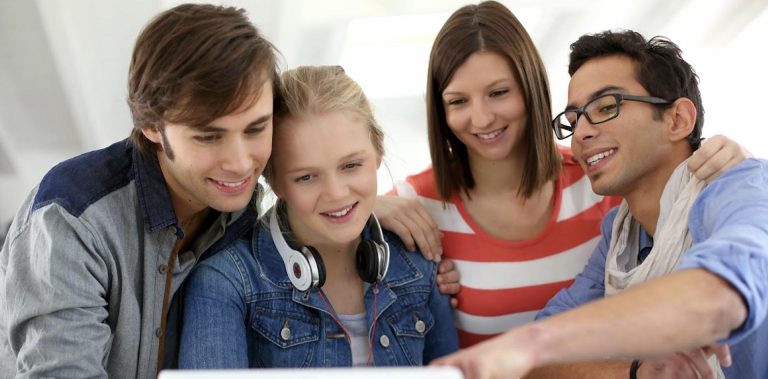 Key Differences Between HND and University Degrees